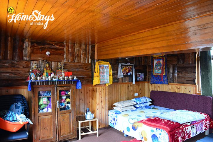 Bedroom1_Khecheopalri-Homestay-Sikkim