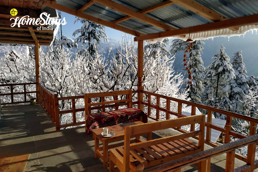 Winter-Balcony3-House-of-Bahu-Banjar