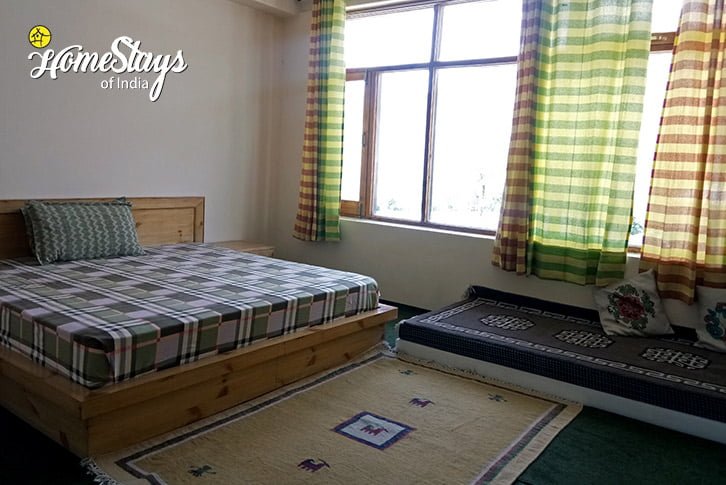 Bedroom4-Little-Lamas-Homestay-Kaza