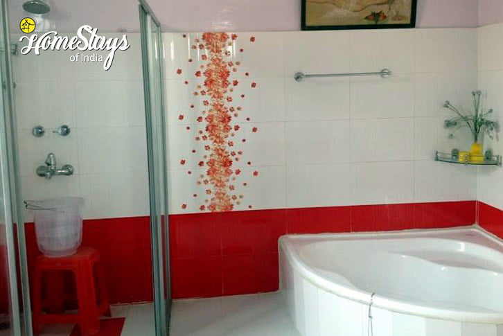 Bathroom-1-Classy Abode Homestay-Jammu