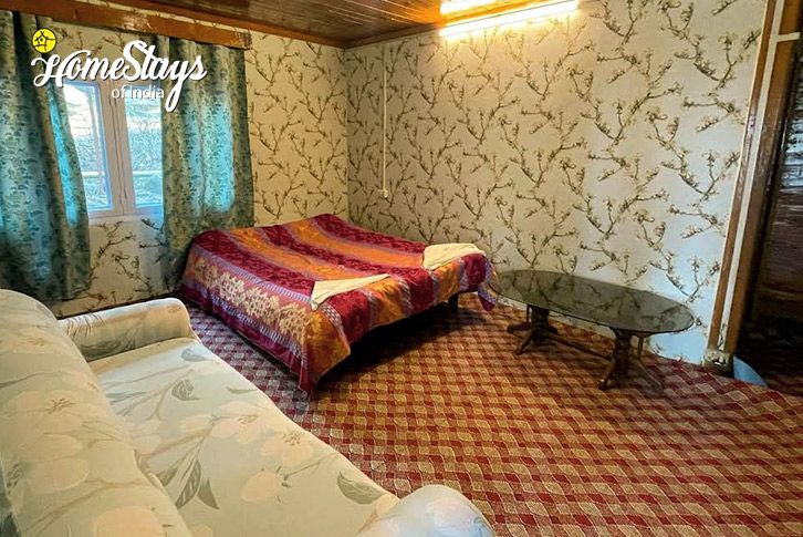 Bedroom-3.1-The-Greenwood-Cottage-Pahalgam