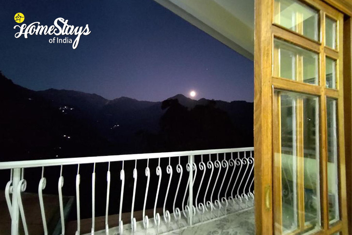 Balcony-1-Floating-Clouds-Homestay-Gangtok