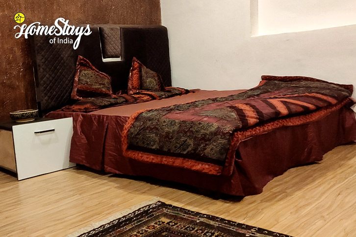 Bedroom-2-The Gardenia Homestay-Srinagar