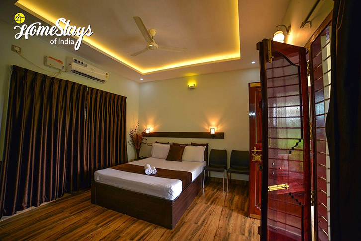 Bedroom-1-Peacefully Yours Homestay-Thiruvanathapuram