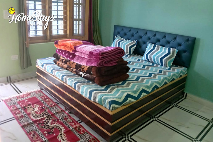 Bedroom-3-Trekkers Abode Homestay-Mori, Uttarkashi