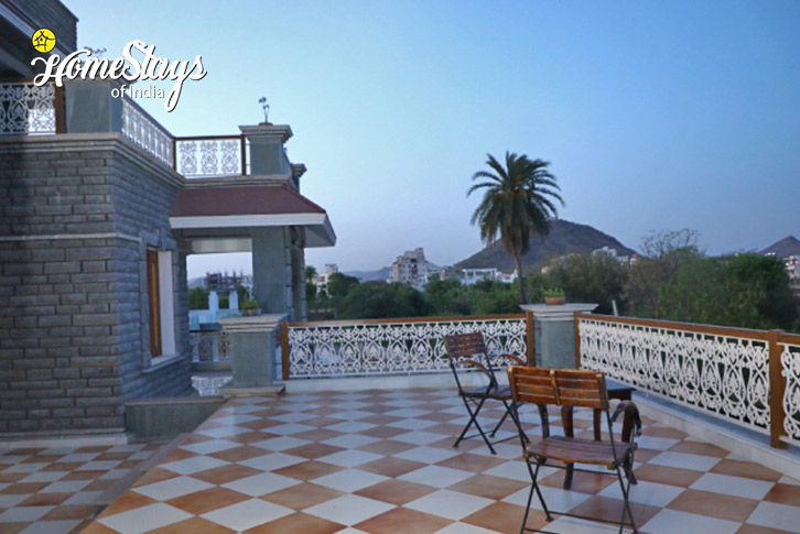 Open-Sitting-Mewar Splendour Homestay-Udaipur