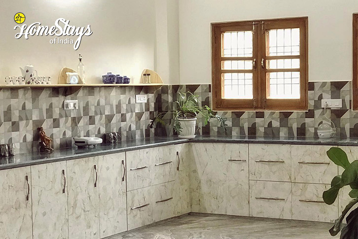 Kitchen-Peaceful Abode Homestay-Haridwar