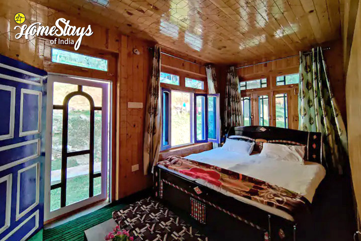 Bedroom-2-Scenic Solitude Homestay, Deohari-Sainj