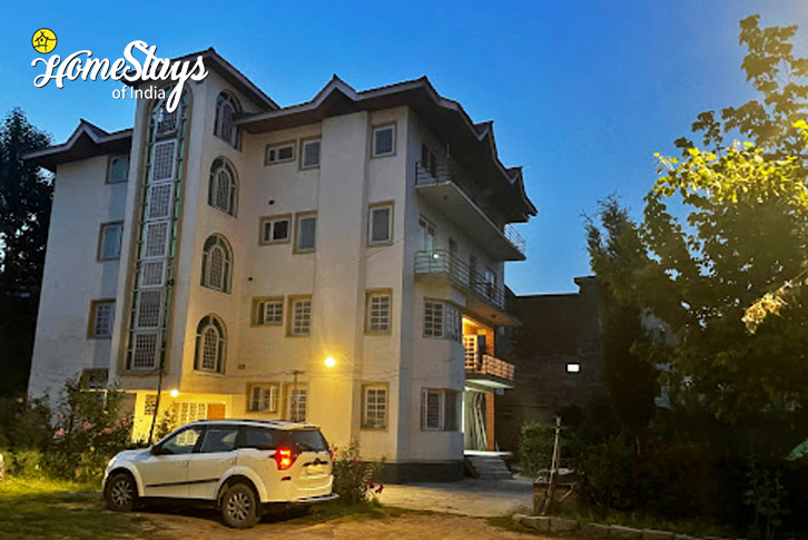 Night-view-Family Affair Homestay-Srinagar