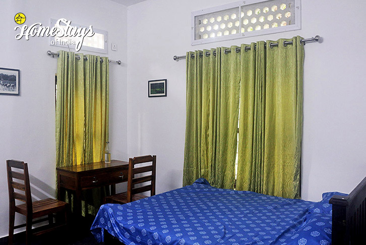 Bedroom-2-Life-by-the-backwaters Heritage Homestay-Akkarappadam