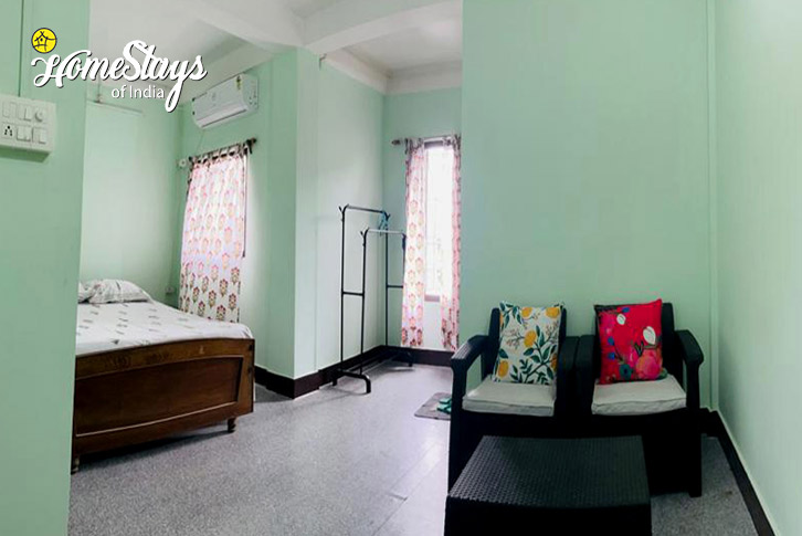 Bedroom-2-Gateway to Arunachal Homestay-Naharlagun