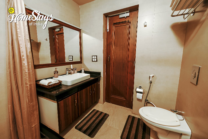 Bathroom-3-Kashmiri Charm Homestay-Srinagar