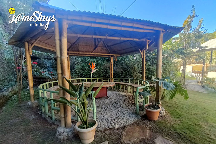 Garden-Sitting-Mawroh-Homestay-Shillong