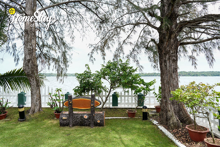 Garden-Sitting-Ashtamudi Lakeside Villa - Kollam-Homestays-of-India