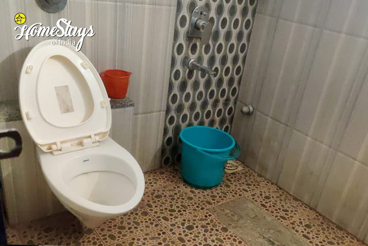 Bathroom-2-Sun, Sand & Sea Beachview Homesṭay-Mangalore