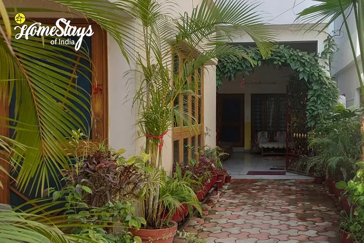 Exterior-1-Family Ties Homestay- Dehradun