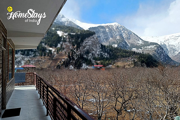 Balcony-Apple Paradise Homestay-Sangla