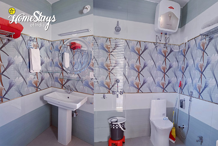 Bathroom-3-Apple Paradise Homestay-Sangla