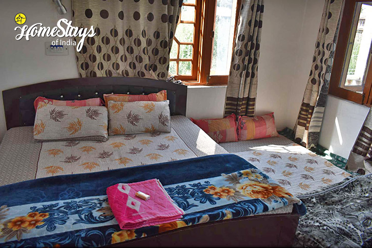 Classic Room-1-Truly Local Homestay-Srinagar
