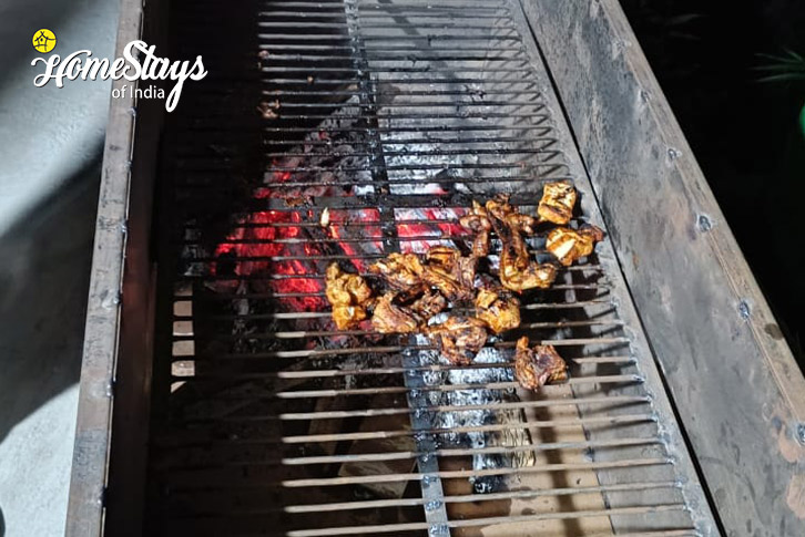 Barbeque-Rolling Hills Homestay-Tinchuley