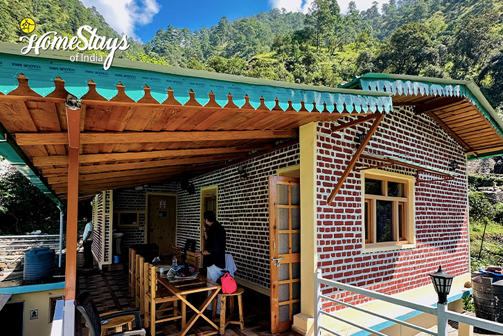 Exteior-View-Country Comfort Homestay-Kainchi Dham