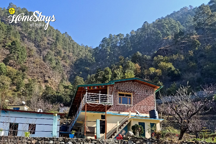 Exterior-3-Country Comfort Homestay-Kainchi Dham