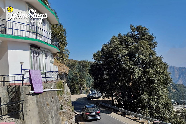 Exterior-Sweet-Breeze-Homestay-Chail-1
