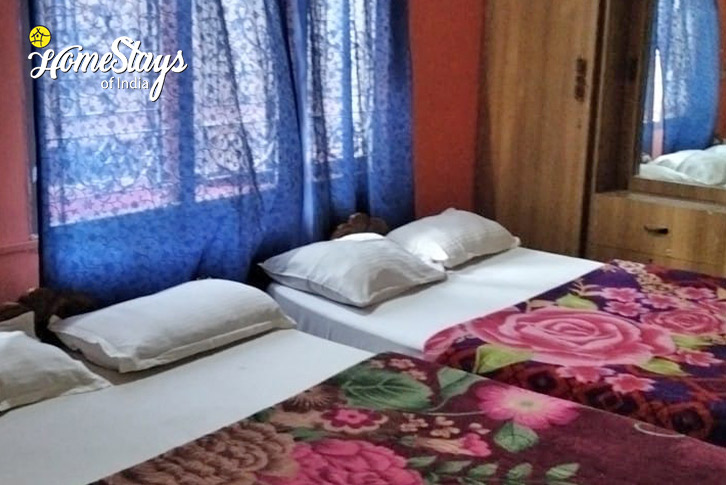 Family-Room-Leisure Cottage-Ooty