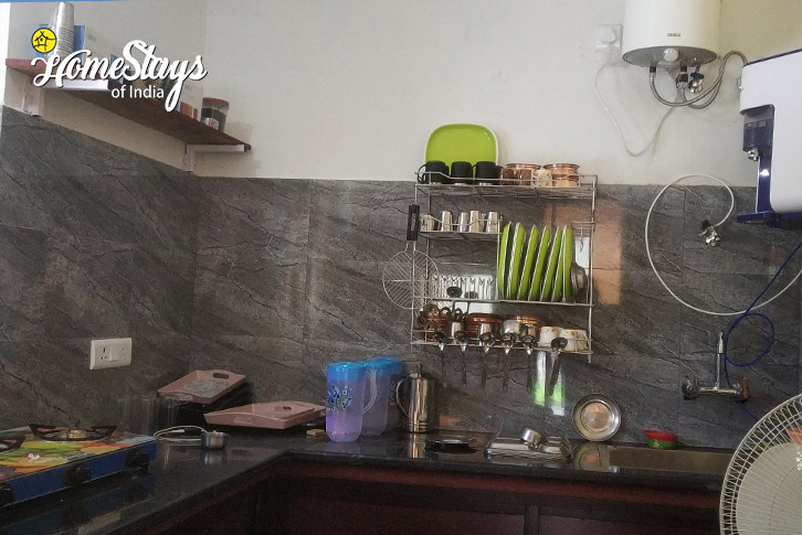 Kitchen-Country Comfort Homestay-Kainchi Dham