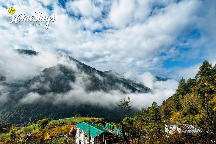 Valley-view-Country Comfort Homestay-Kainchi Dham