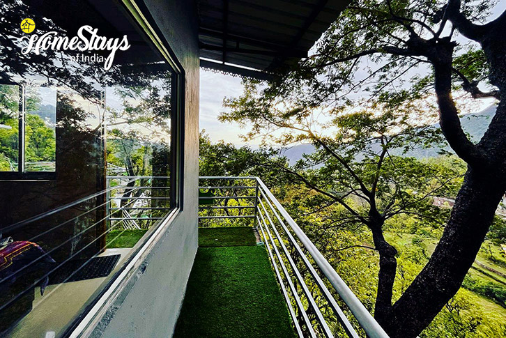 Balcony-Mountain Echo Homestay-Rishikesh