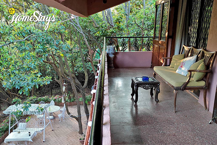 Balcony-Vintage Villa-Mahabaleshwar