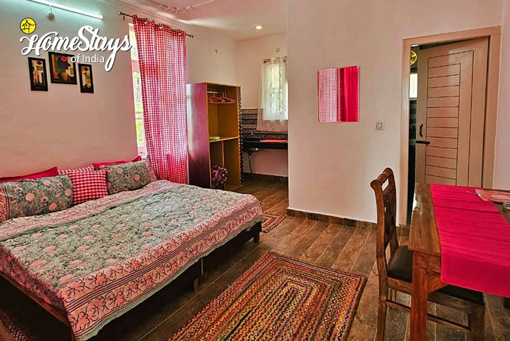 Classic-Room-1-Ramblers Paradise Homestay-Dharamkot