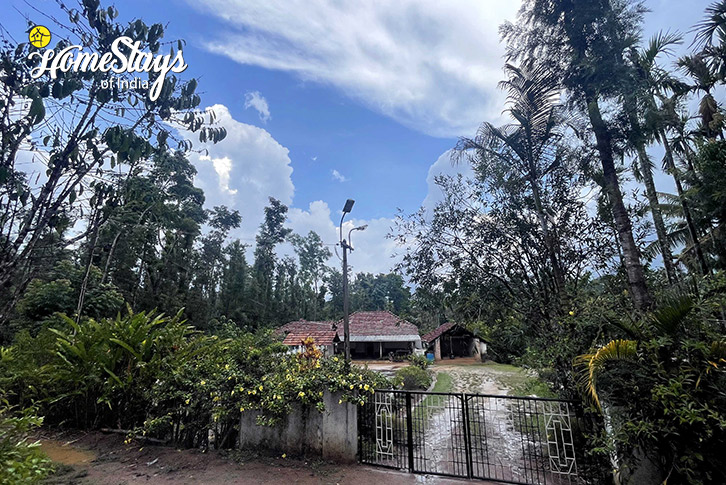 Entrance-Rustic Soulful Homestay-Chikmagalur