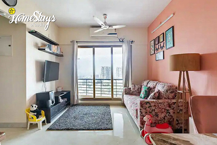 Living-Room-City Scape Homestay, Chembur-Mumbai