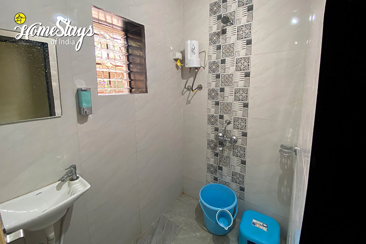 Bathroom-2-Chillax Homestay, Diveagar-Raigad