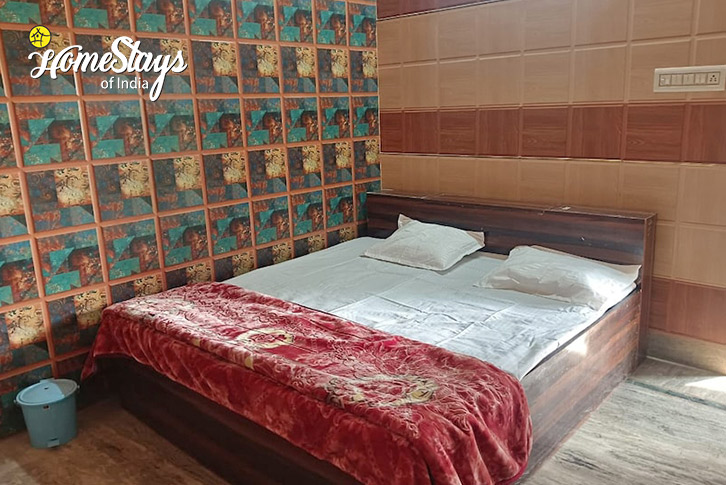 Classic-Room-2-The Family Nest Homestay-Ayodhya