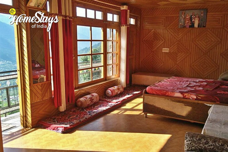 Superior-room-Himalayan Aura Homestay-Manali-
