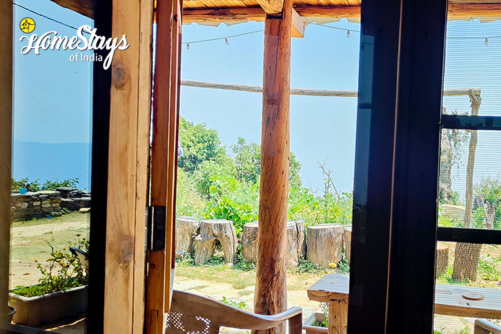 Window-Hidden Wonderland Farmstay-Chamba