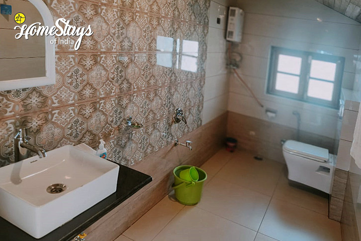 BAthroom-1-Ethereal Embrace Homestay-Sukhia Pokhri