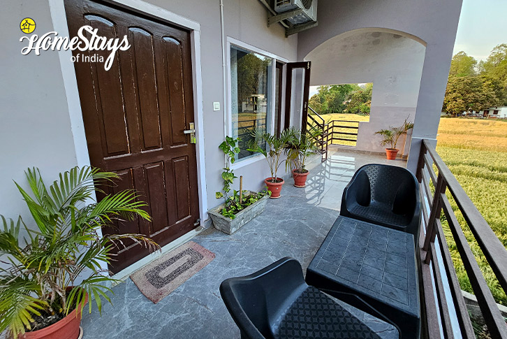 Balcony-Sitting-Teda-Village-Homestay-Corbett-1