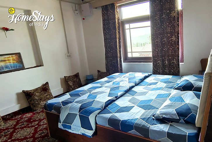 Bedroom-Apple Blossom Homestay-Gulmarg