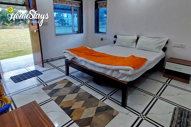 Classic-Room-1-Green Pastures Farmstay-Udaipur