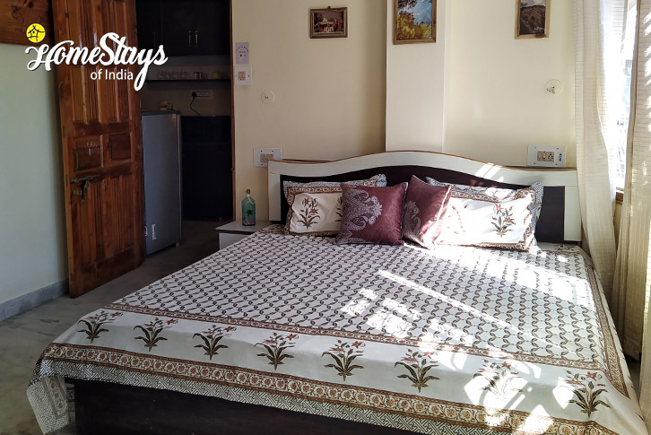 Classic-Room-2-Sunshine Homestay-Shimla