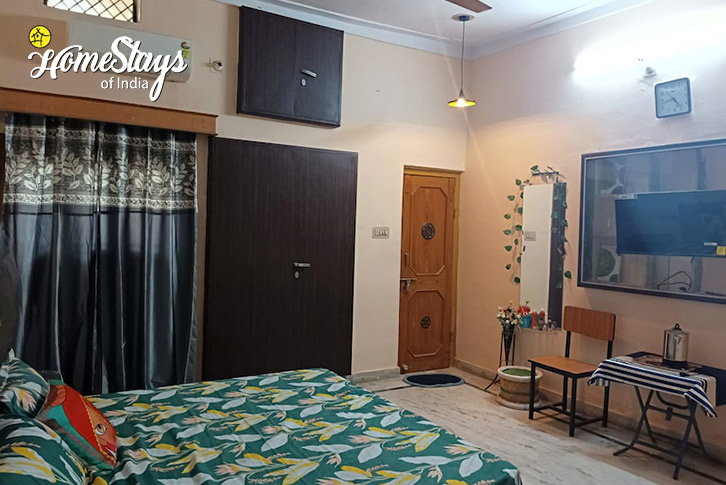 Classic-Room-2.2-The Beige Homestay-Udaipur