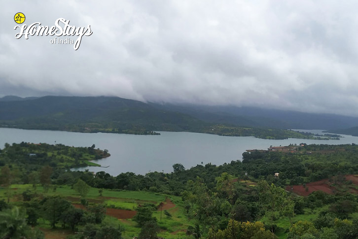 Lake-View-Remote Charm Cottage, Kurunji-Bhor