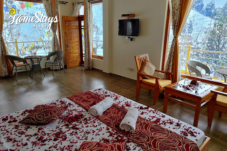 Premium-Room-1.1-Forest View Homestay,Vashisht-Manali
