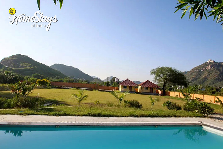 Surrounding-view-Green Pastures Farmstay-Udaipur