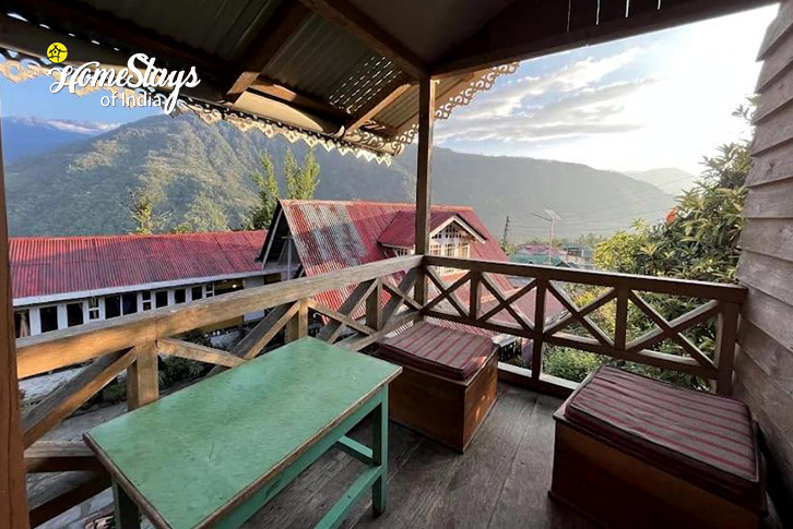 Balcony-Sitting-Mountain Bloom Homestay-Pelling