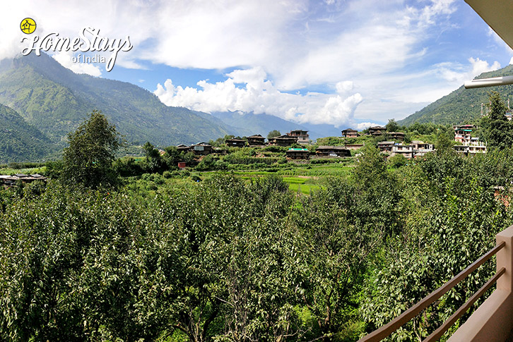 Balcony-View-Kais Village Homestay-Kullu